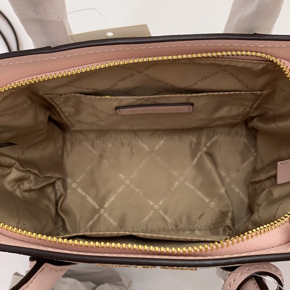 MICHAEL KORS
Avril Small Logo Top-Zip Satchel Powder Blush Multi signature color - Picture 12 of 16